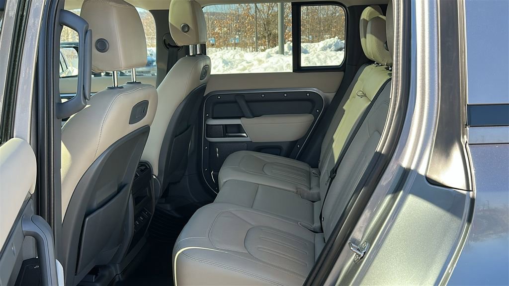 Used 2021 Land Rover Defender 110 SE image 21