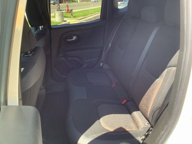 Used 2023 Jeep Renegade Latitude AWD/4WD image 22