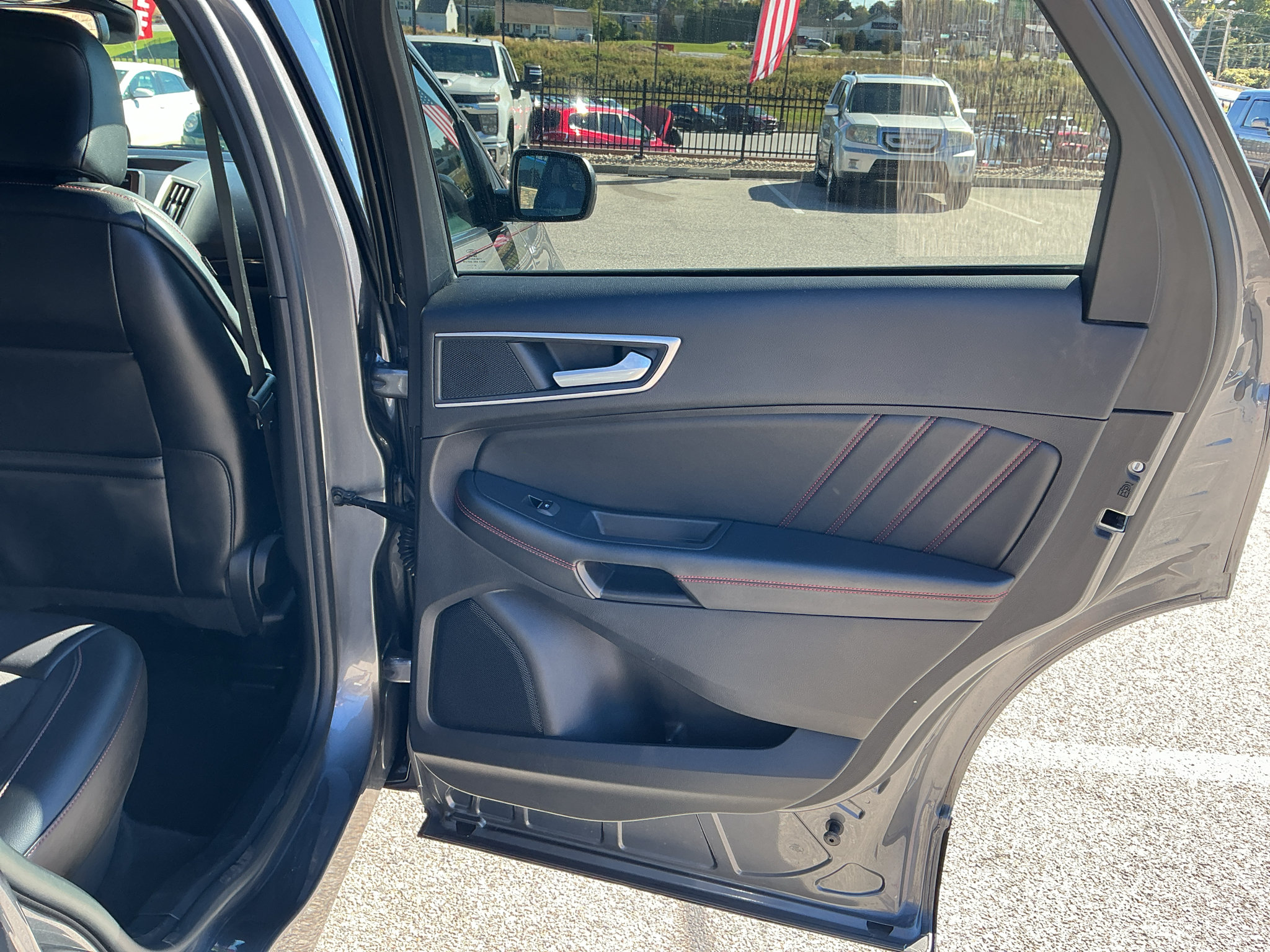 Used 2021 Ford Edge ST-Line AWD/4WD image 16