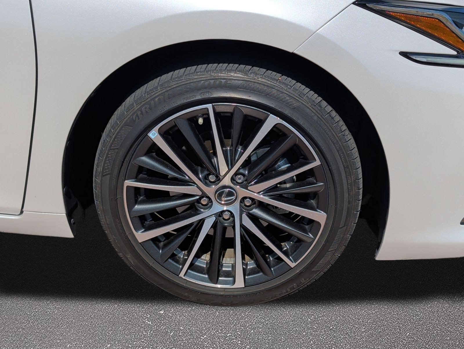 Used 2024 Lexus ES 350 w/ Premium Package FWD image 7