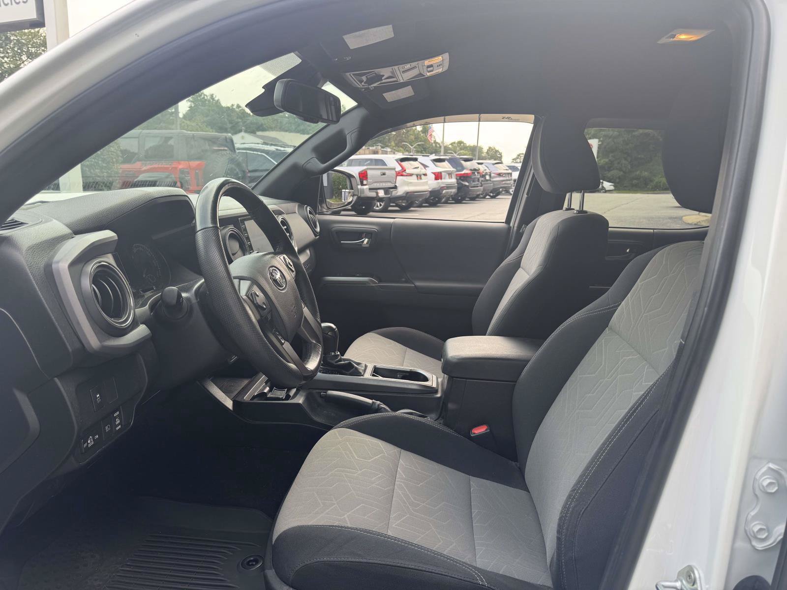 Certified 2023 Toyota Tacoma TRD Off-Road AWD/4WD image 19