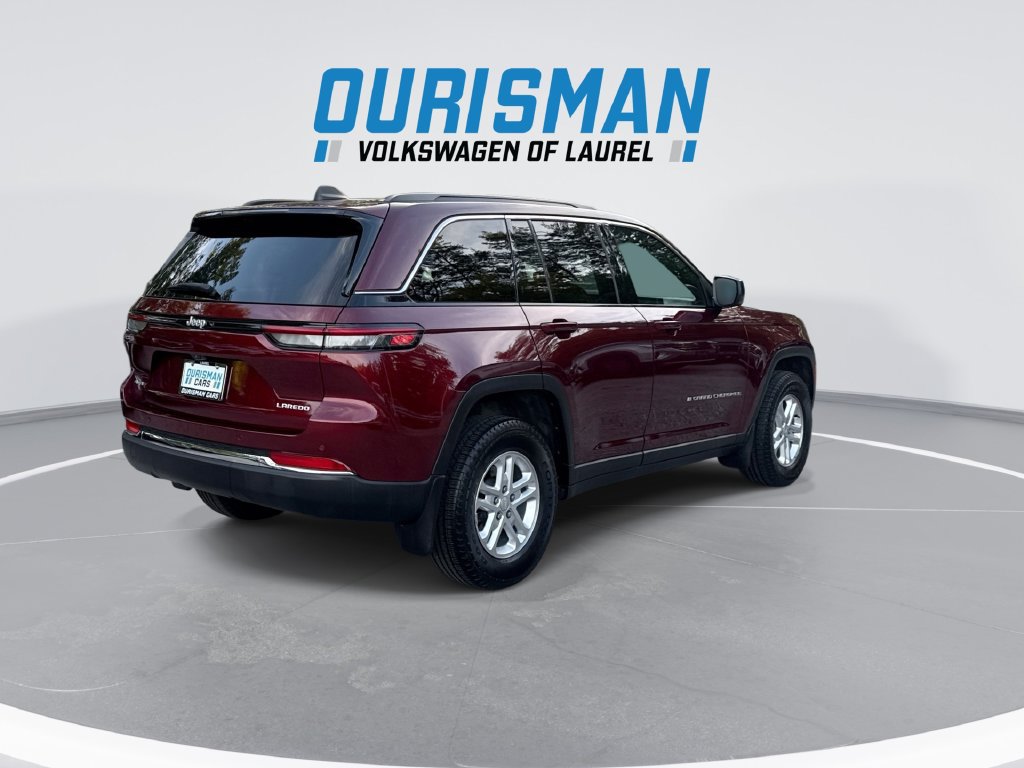 Used 2025 Jeep Grand Cherokee Laredo w/ MOPAR Finishing Package AWD/4WD image 8