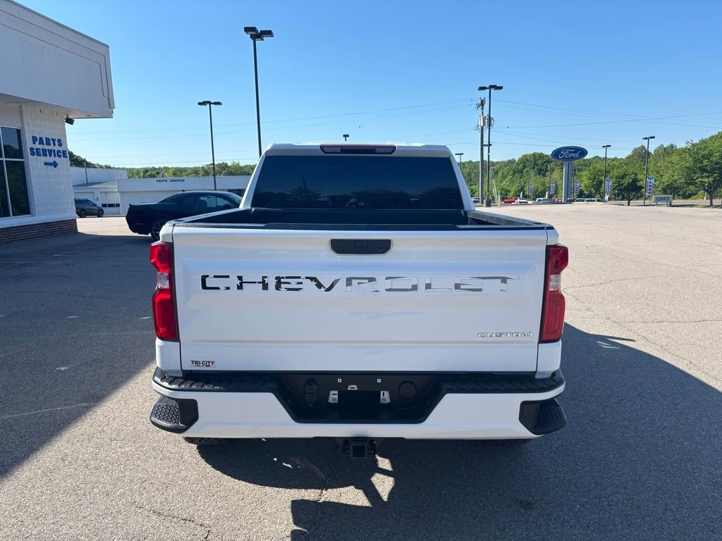 Used 2020 Chevrolet Silverado 1500 Custom w/ Custom Value Package AWD/4WD image 9