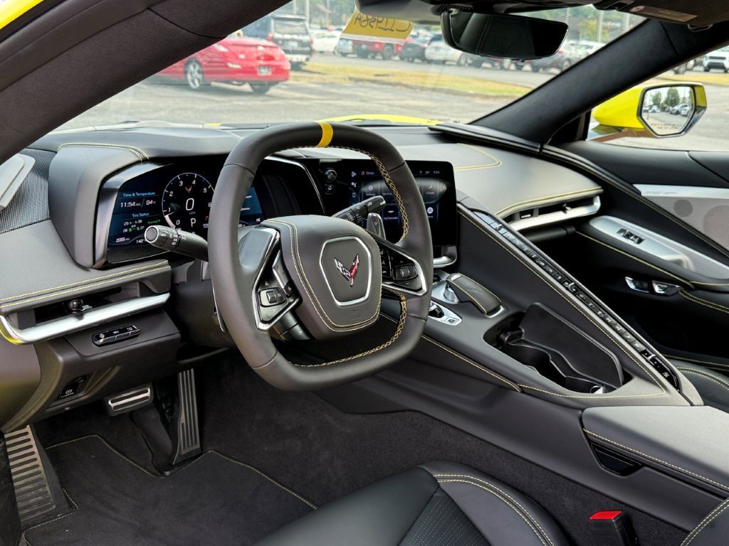 Used 2024 Chevrolet Corvette Stingray Premium Conv w/ Z51 Performance Package RWD image 14
