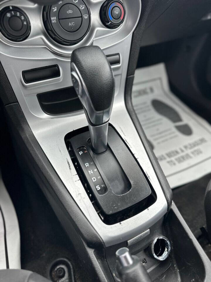 Used 2018 Ford Fiesta SE image 33