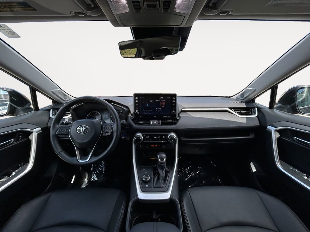 Used 2022 Toyota RAV4 XLE Premium image 13