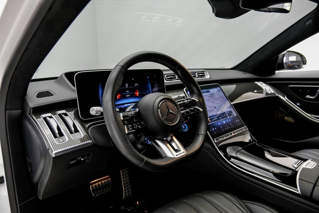 Used 2024 Mercedes-Benz S 63 AMG S w/ Carbon Fiber Exterior Package image 18