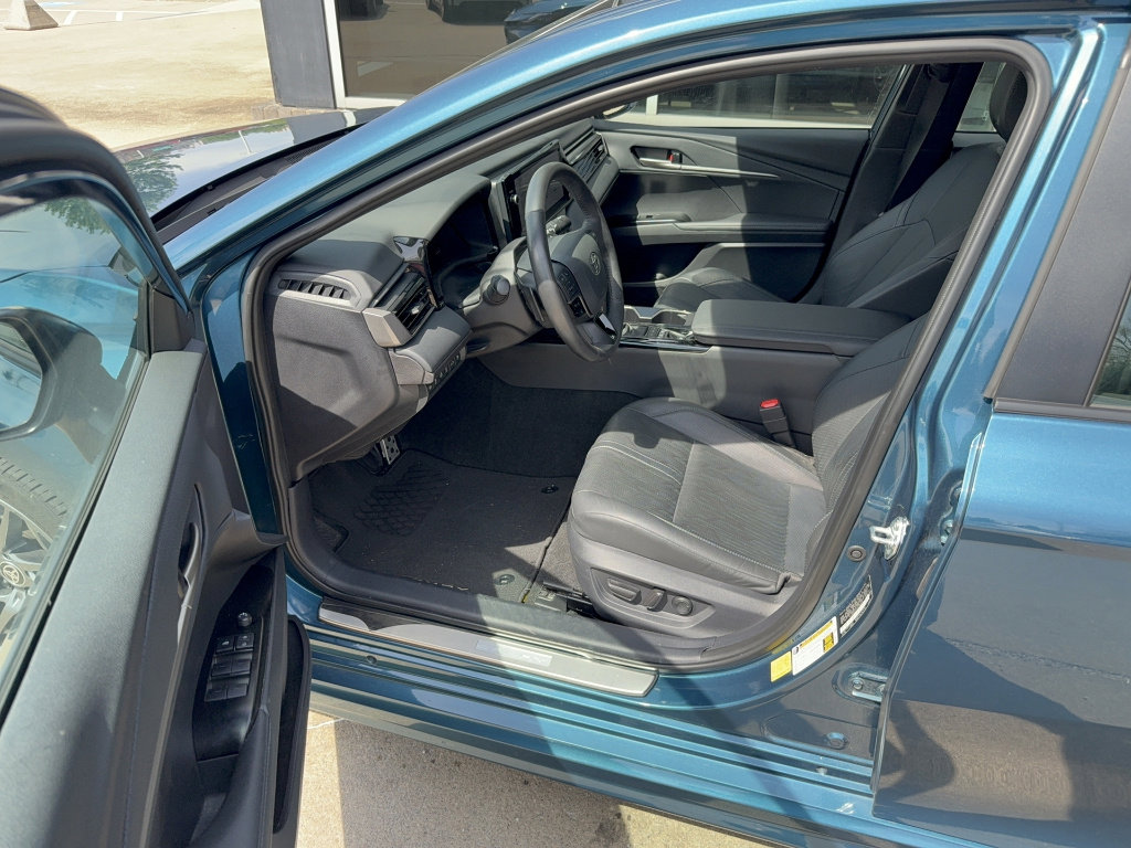 Used 2025 Toyota Camry XSE w/ Premium Plus Package FWD image 5