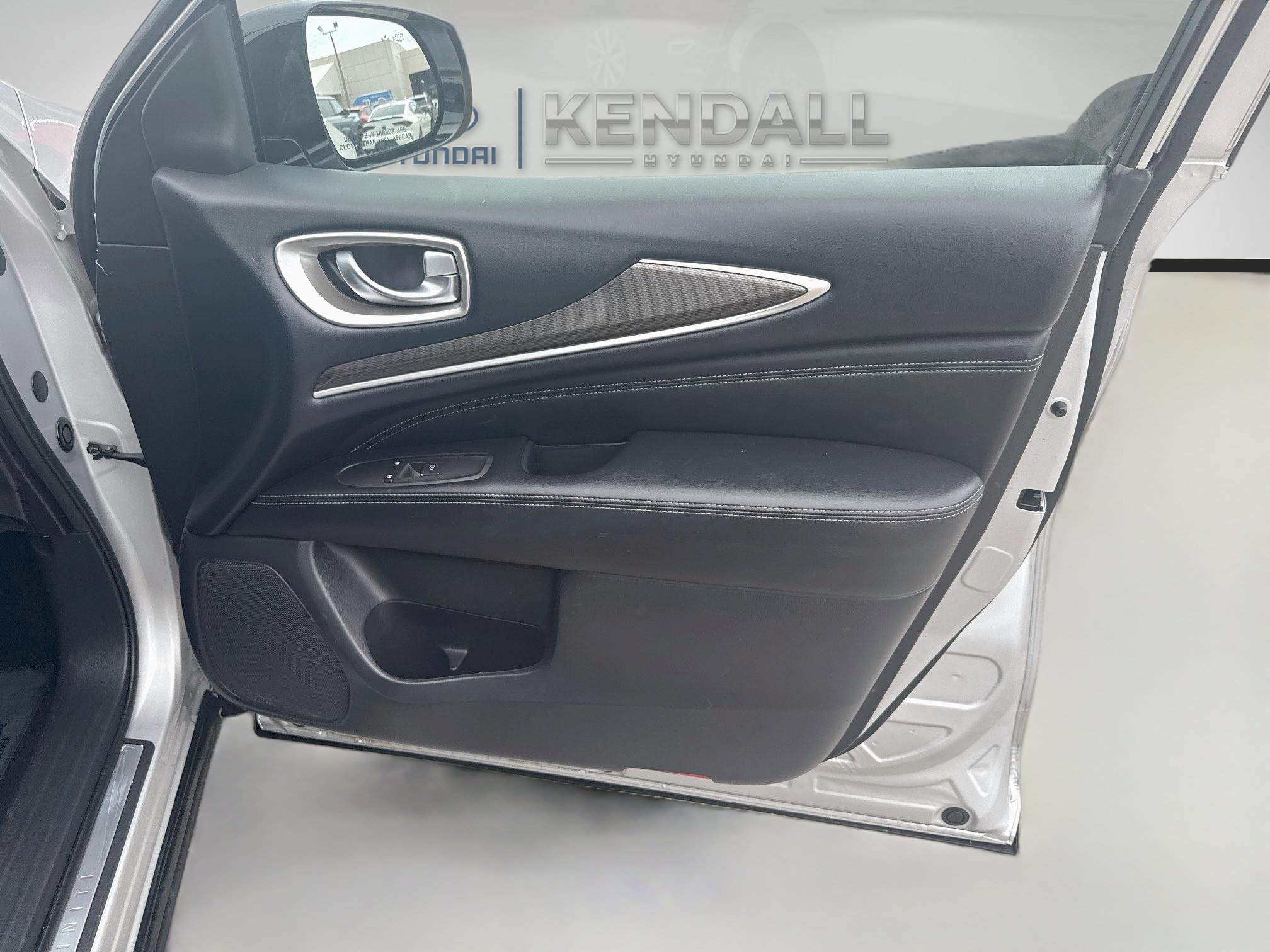 Used 2017 INFINITI QX60 Luxe w/ Premium Package AWD/4WD image 31