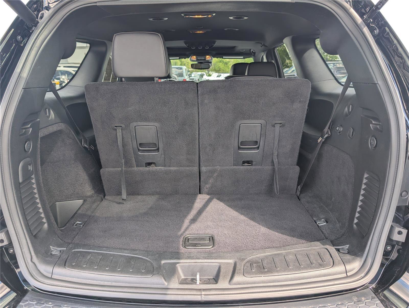 Used 2023 Dodge Durango R/T w/ Tow 'N Go Package AWD/4WD image 16
