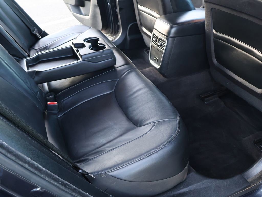 Used 2016 Chrysler 300 Limited image 27