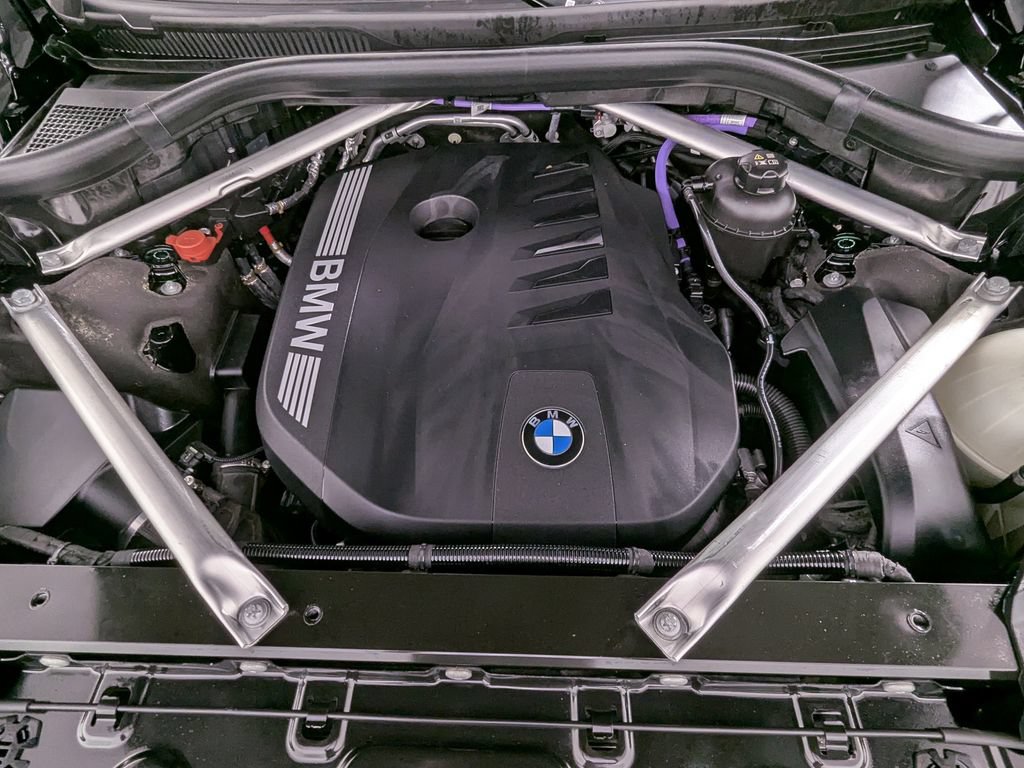 Used 2024 BMW X7 xDrive40i w/ M Sport Package AWD/4WD image 57