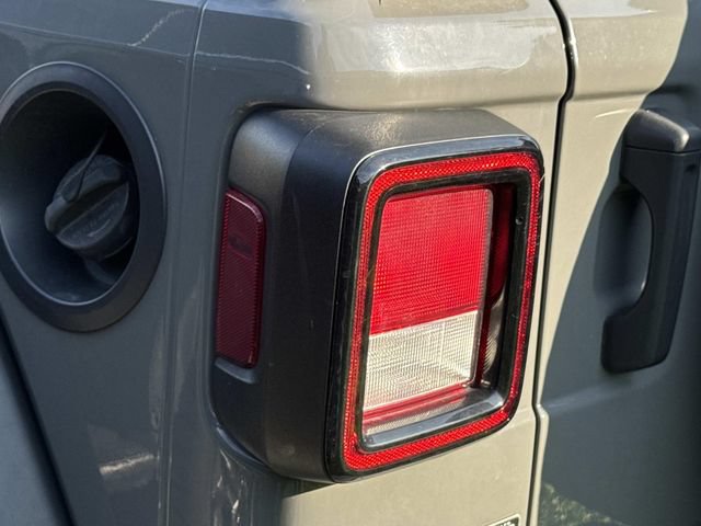 Used 2021 Jeep Wrangler Unlimited Sport AWD/4WD image 7