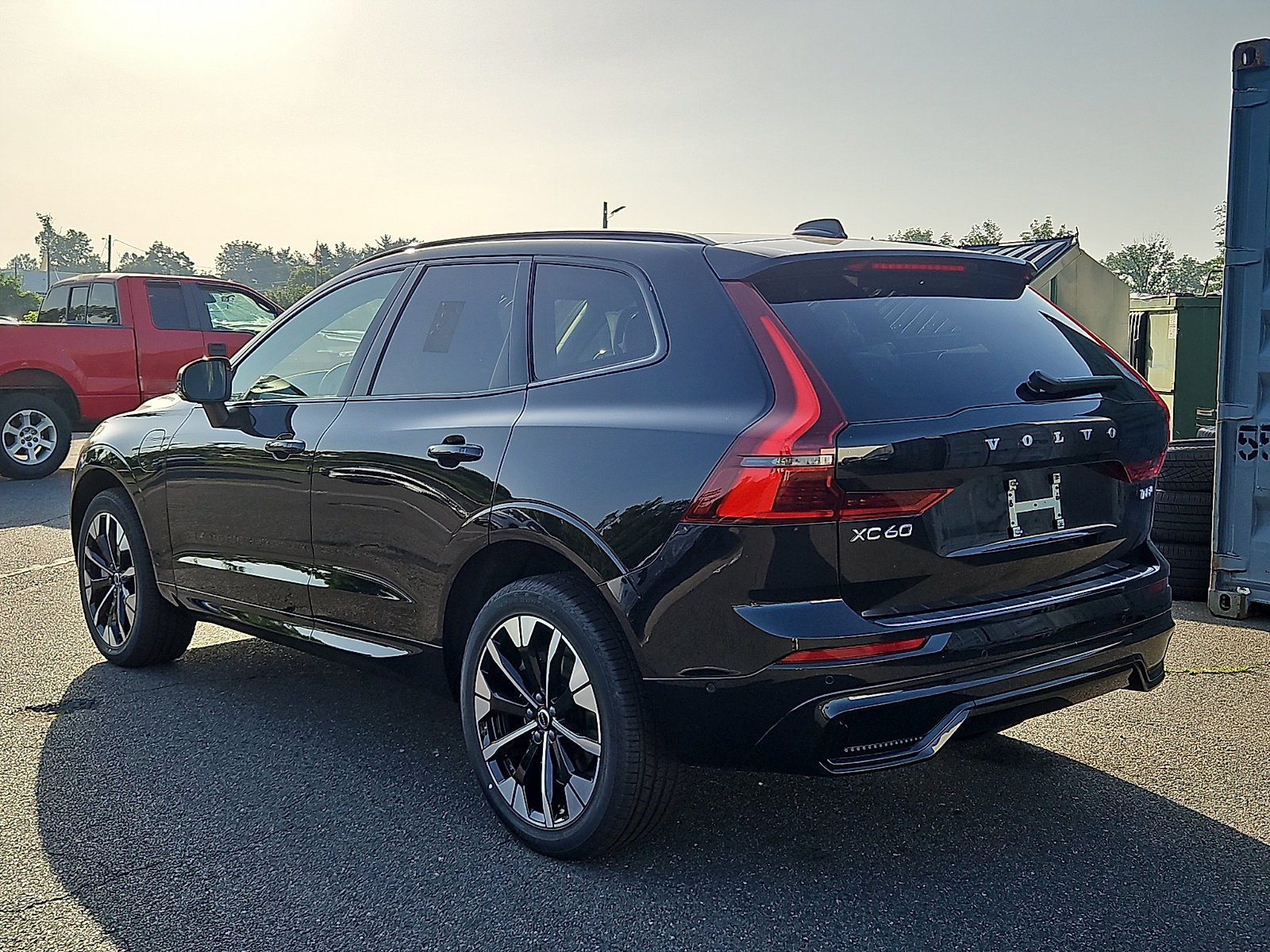 New 2026 Volvo XC60 T8 Plus w/ Protection Package Premier AWD/4WD image 4