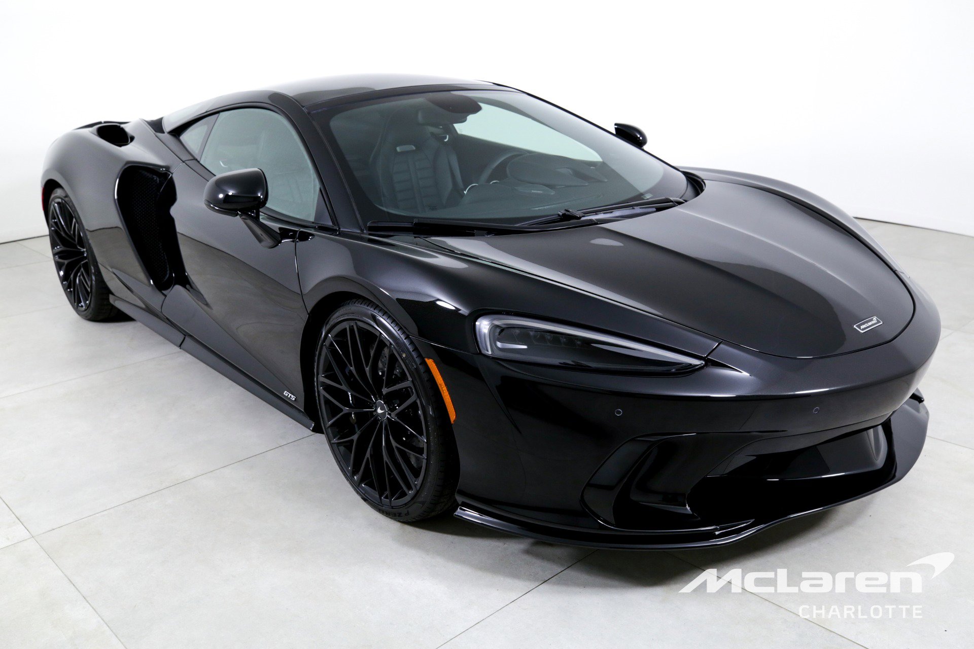 Used 2025 McLaren GTS RWD image 3