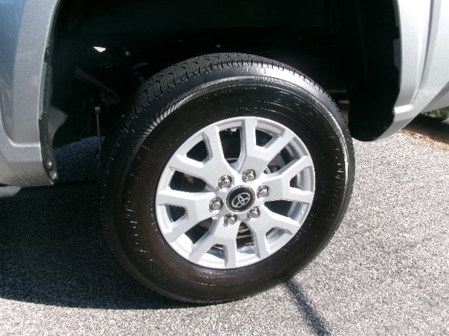 Used 2024 Toyota Tacoma SR5 RWD image 12