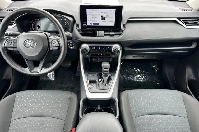 Used 2025 Toyota RAV4 XLE FWD image 17