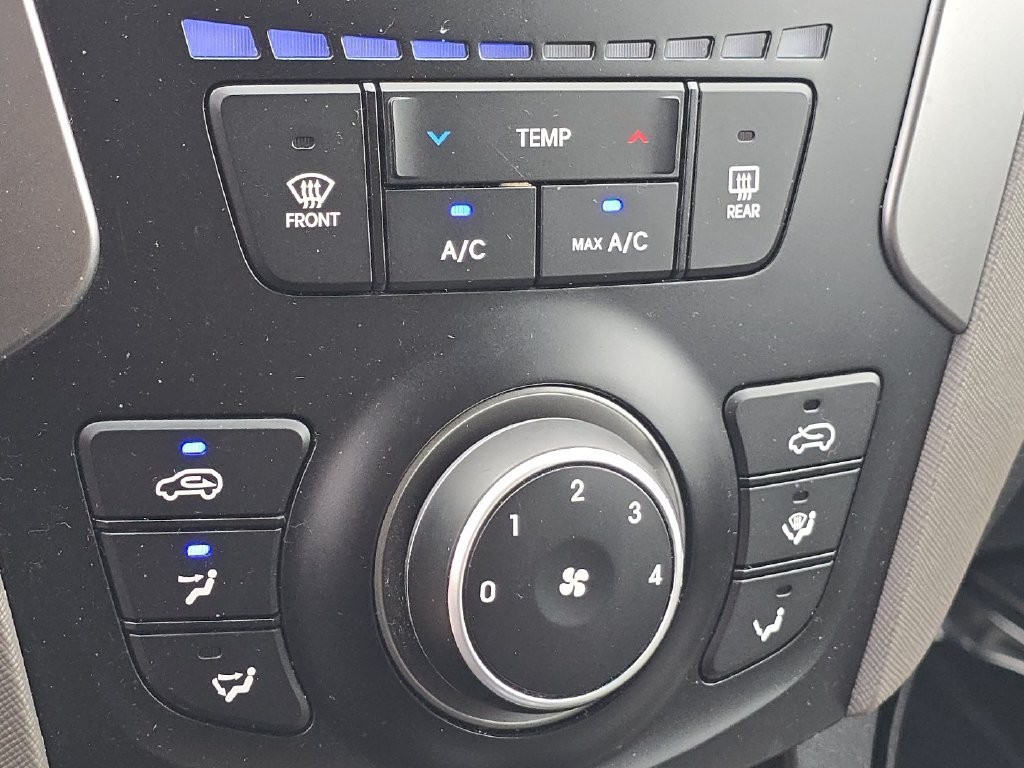 Used 2018 Hyundai Santa Fe Sport FWD image 29