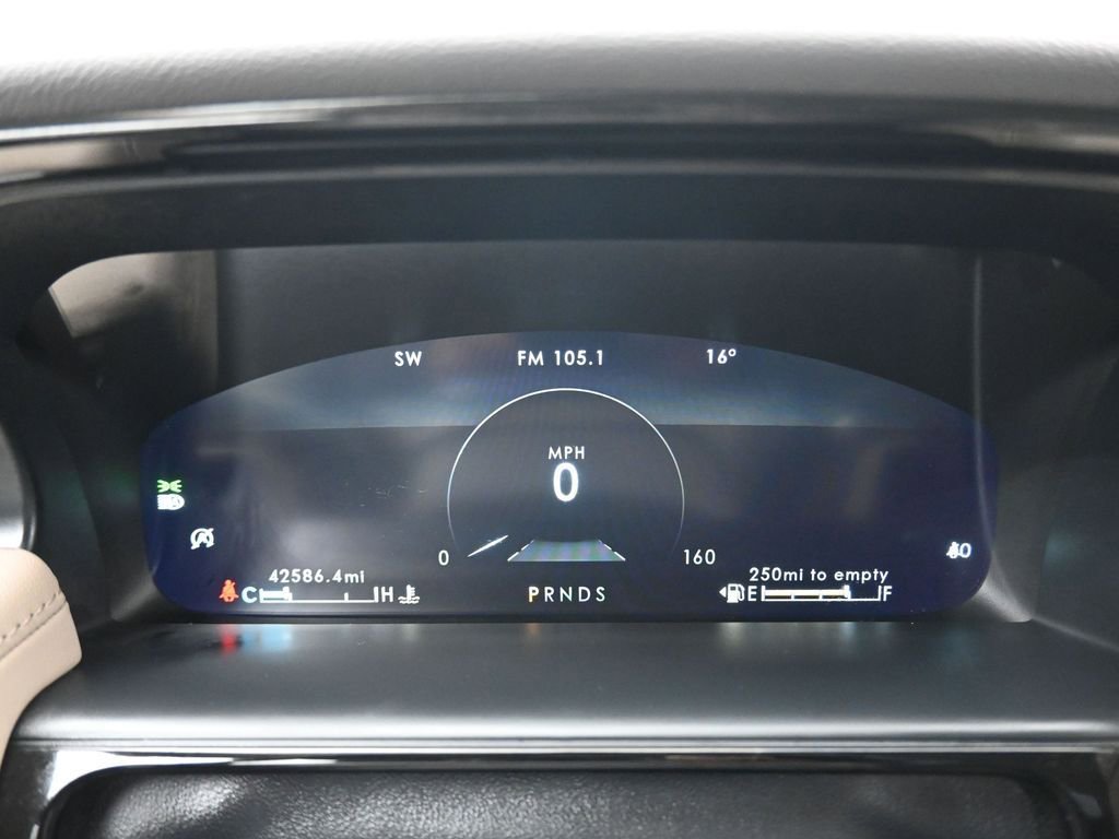 Used 2022 Lincoln Nautilus AWD w/ Premium Package image 15