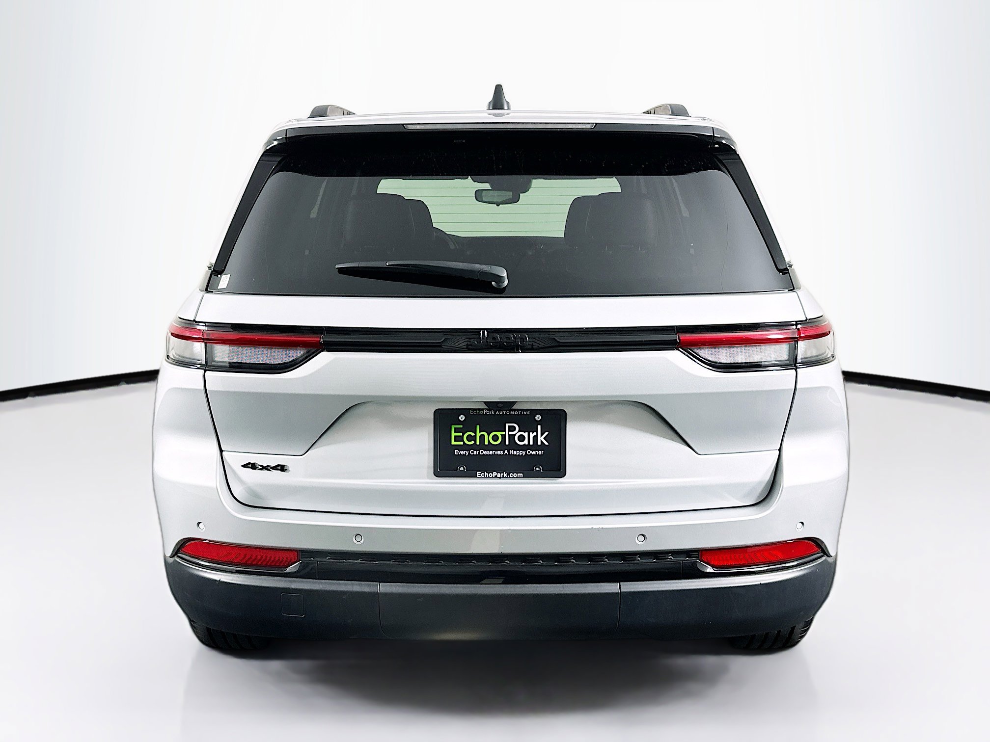 Used 2023 Jeep Grand Cherokee Altitude AWD/4WD image 7