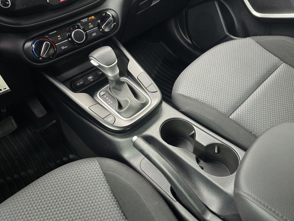 Used 2022 Kia Soul LX image 16