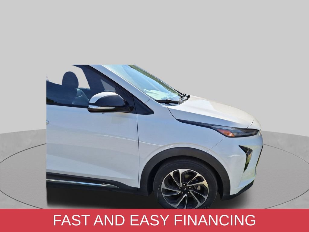 Used 2022 Chevrolet Bolt EUV Premier w/ Sun & Sound Package FWD image 4