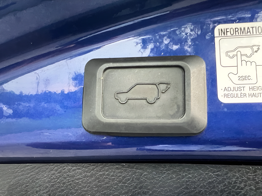 Used 2015 Toyota RAV4 Limited w/ Technology Package AWD/4WD image 15