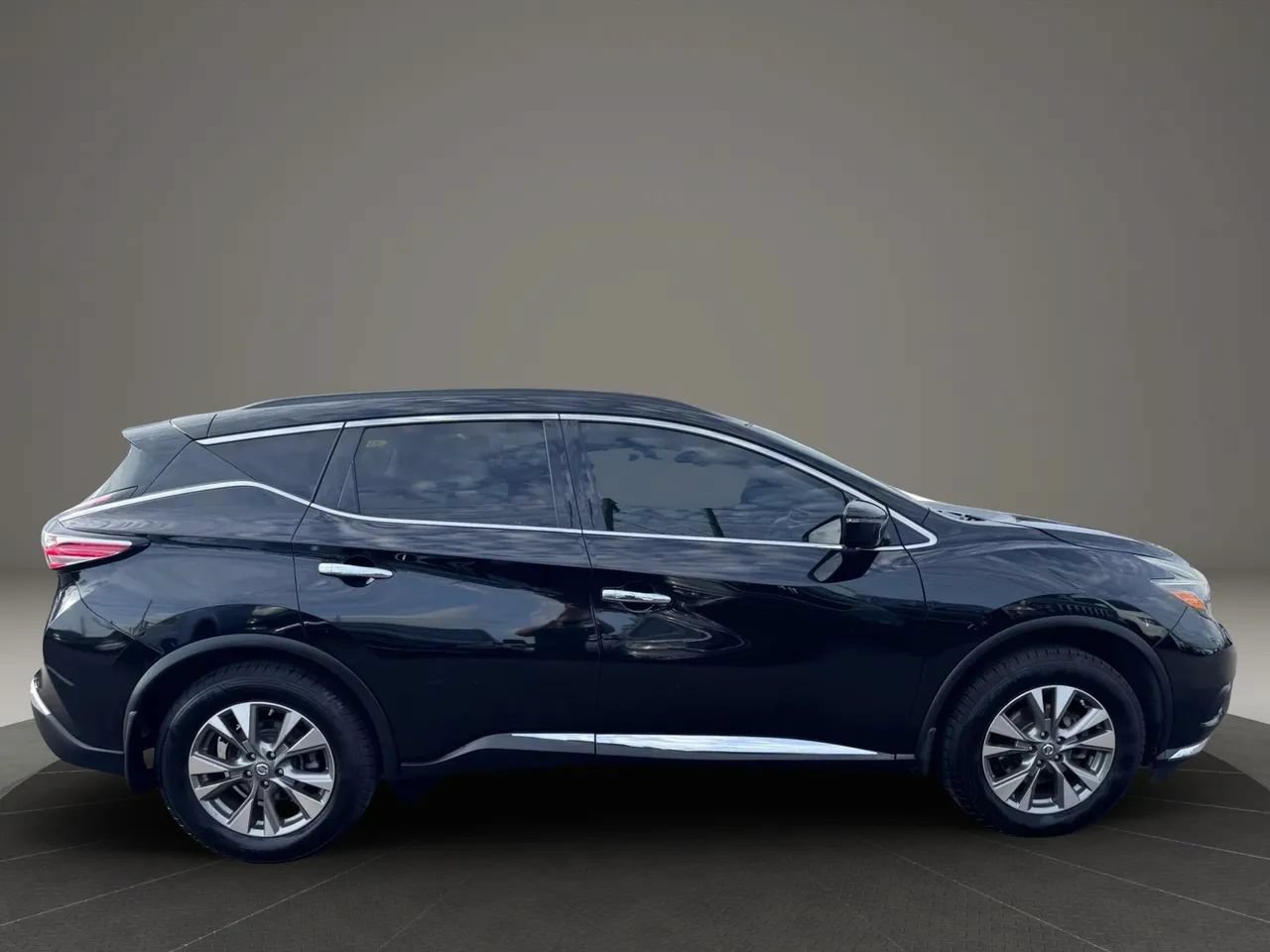 Used 2018 Nissan Murano SV AWD/4WD image 3