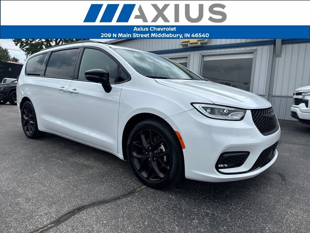 Used 2025 Chrysler Pacifica Limited