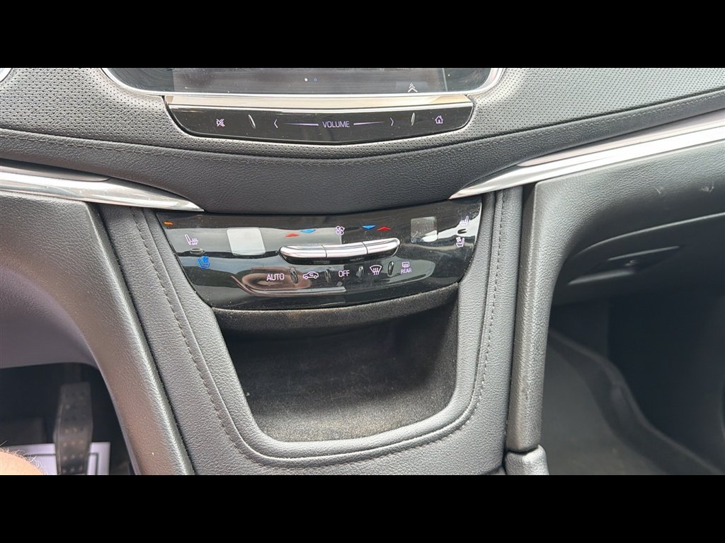 Used 2019 Cadillac XT5 Premium Luxury AWD/4WD image 20