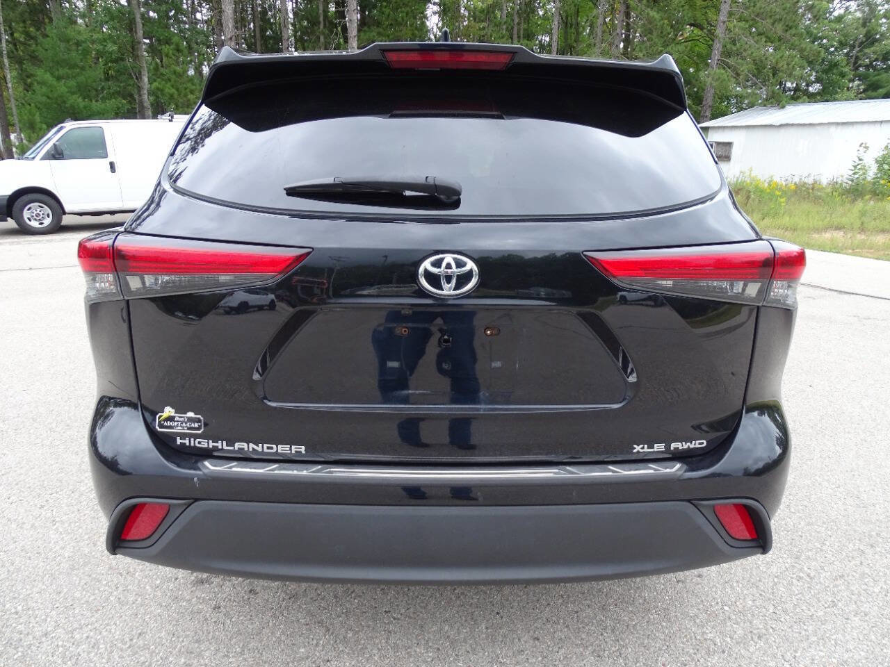 Used 2021 Toyota Highlander XLE image 9