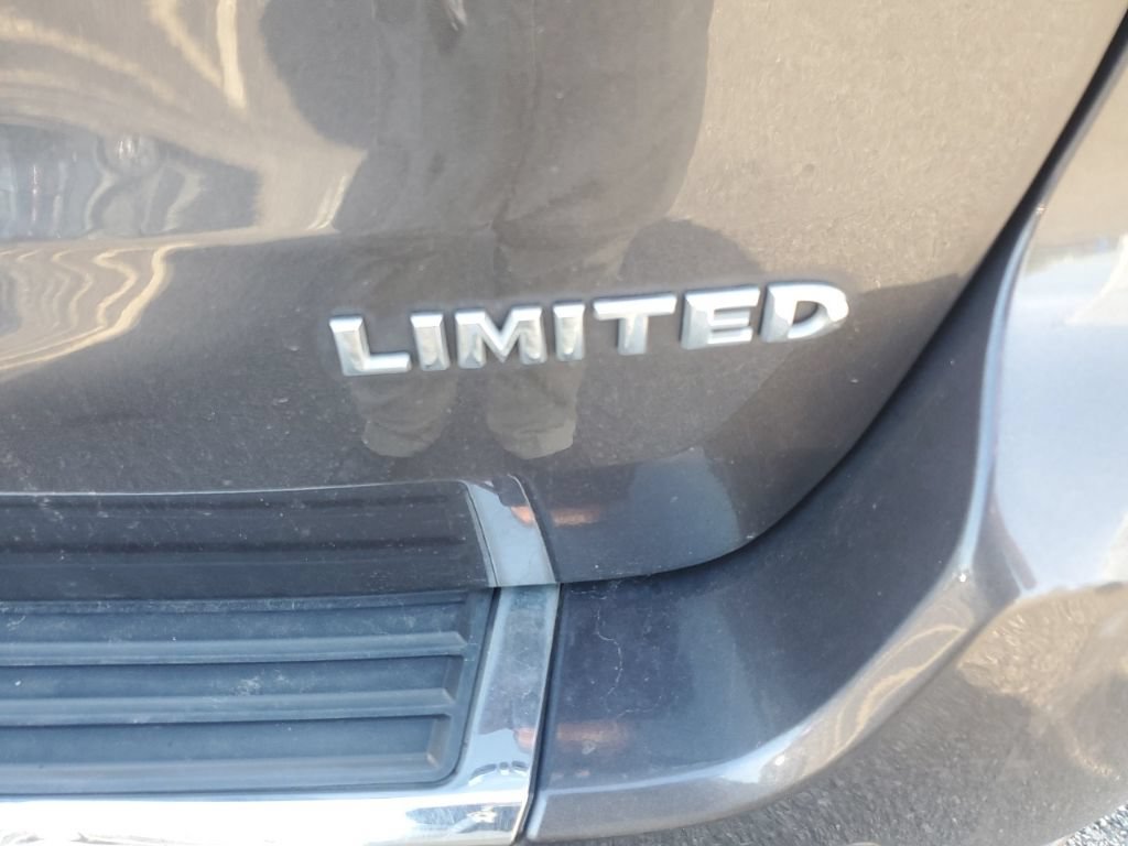 Used 2017 Jeep Grand Cherokee Limited AWD/4WD image 5