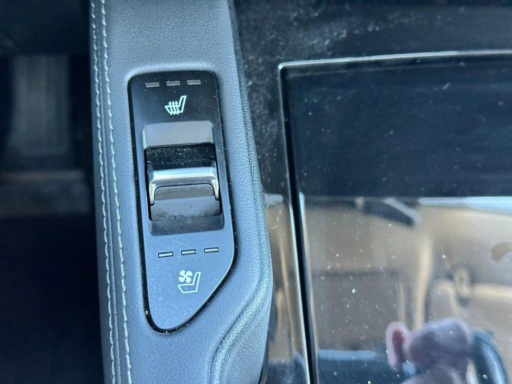 Used 2022 Kia Telluride EX w/ EX Premium Package image 25