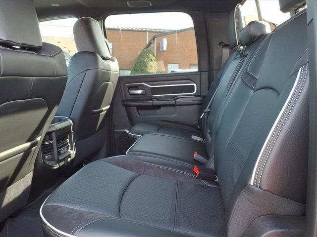 New 2026 RAM 2500 Laramie AWD/4WD image 10