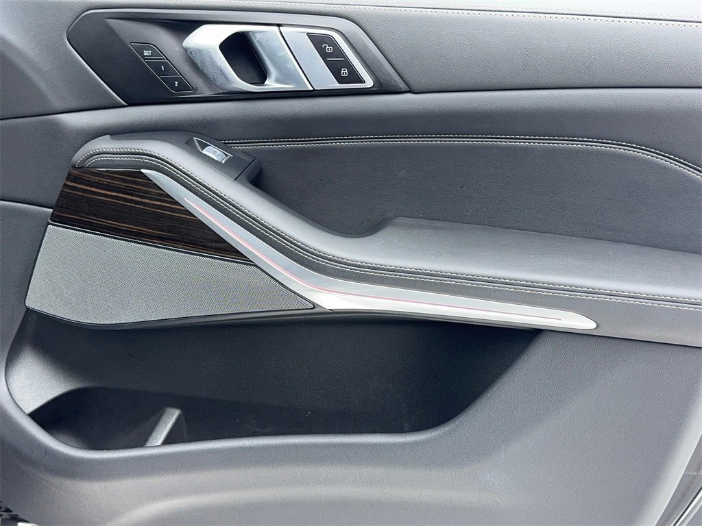 Used 2024 BMW X7 xDrive40i image 48