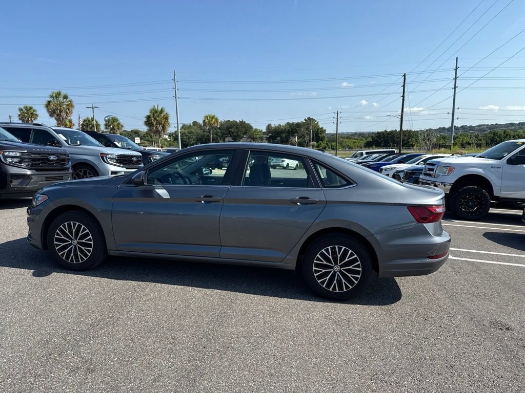 Used 2021 Volkswagen Jetta SE FWD image 4