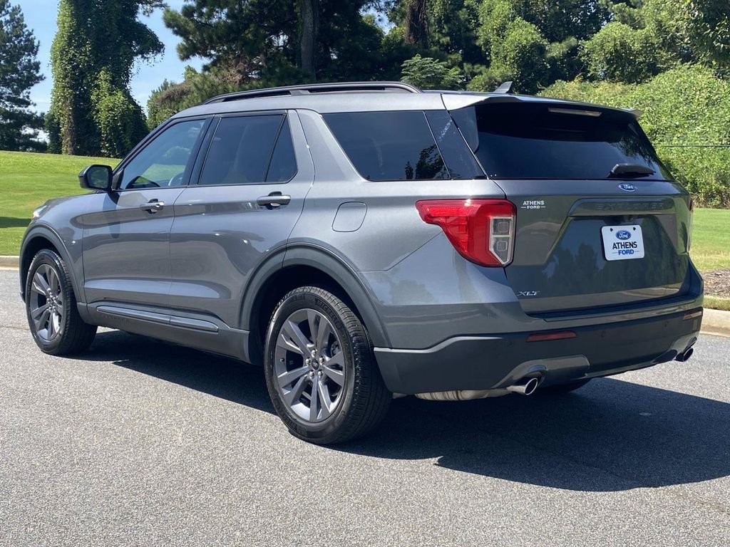 Used 2024 Ford Explorer XLT w/ Equipment Group 202A RWD image 8