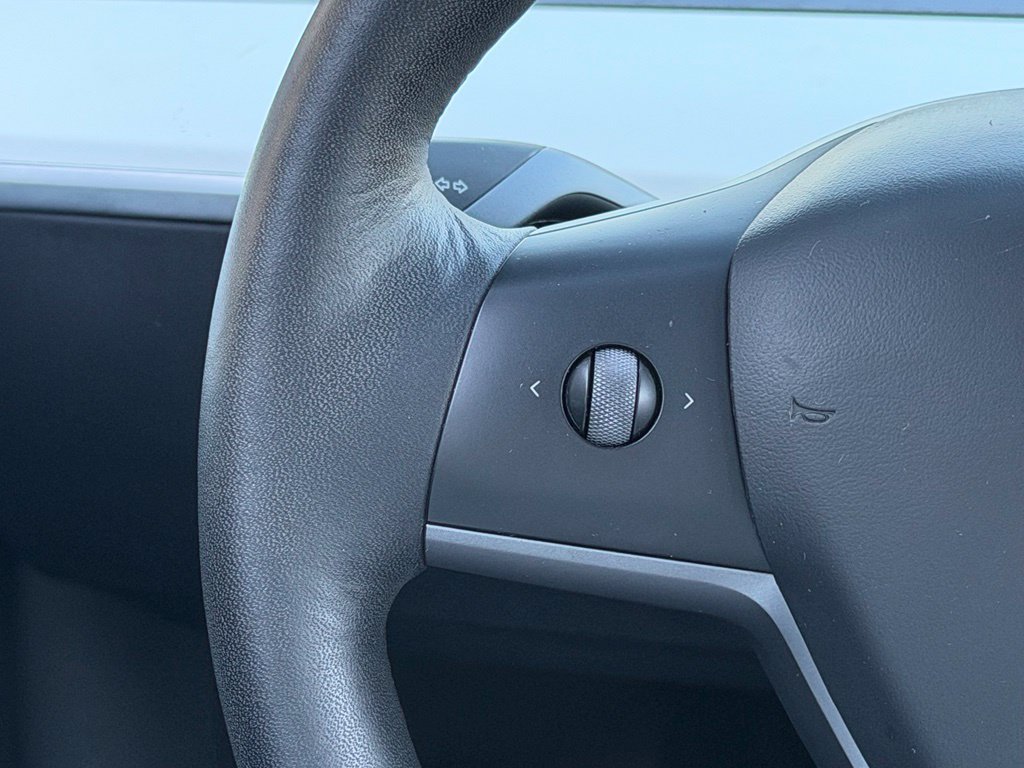 Used 2022 Tesla Model Y Performance AWD/4WD image 44