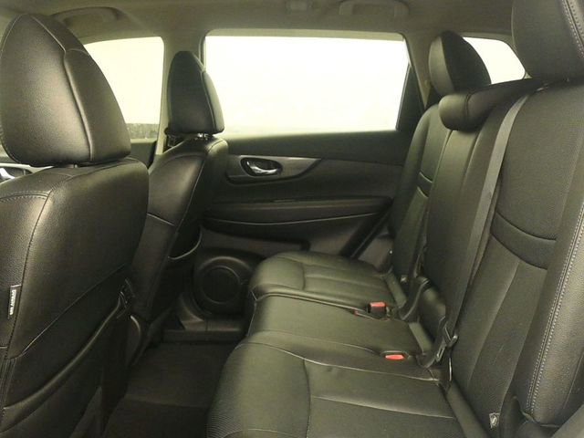 Used 2016 Nissan Rogue SL w/ SL Premium Package image 10