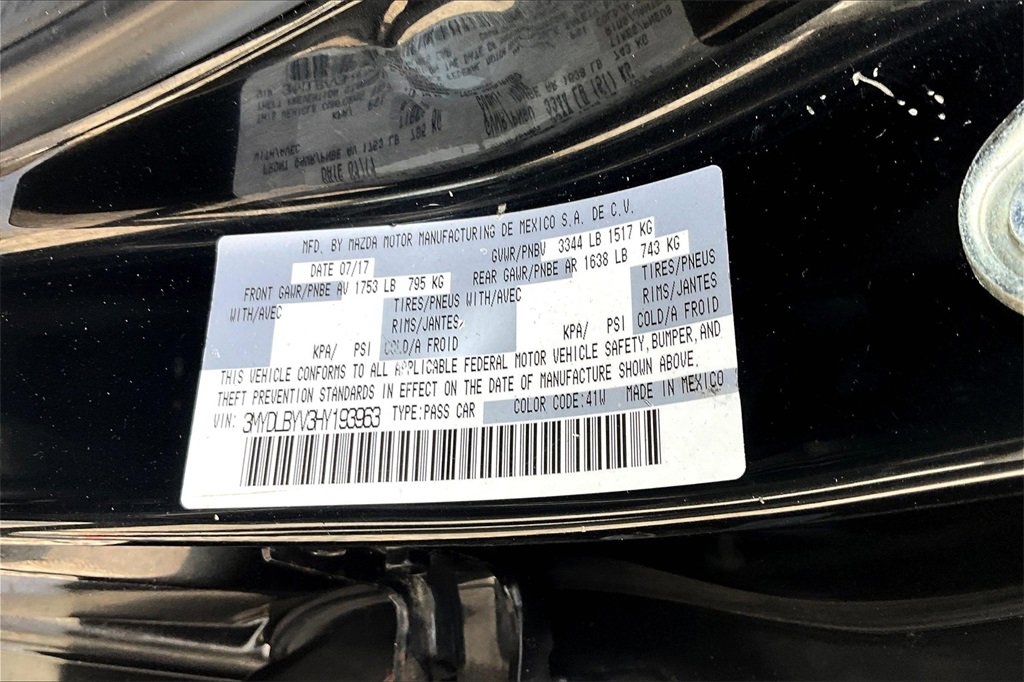 Used 2017 Toyota Yaris iA image 28