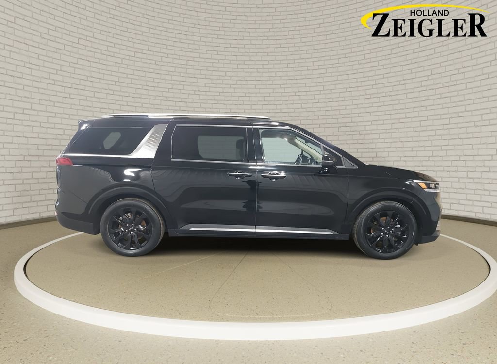 Used 2024 Kia Carnival SX Prestige image 4