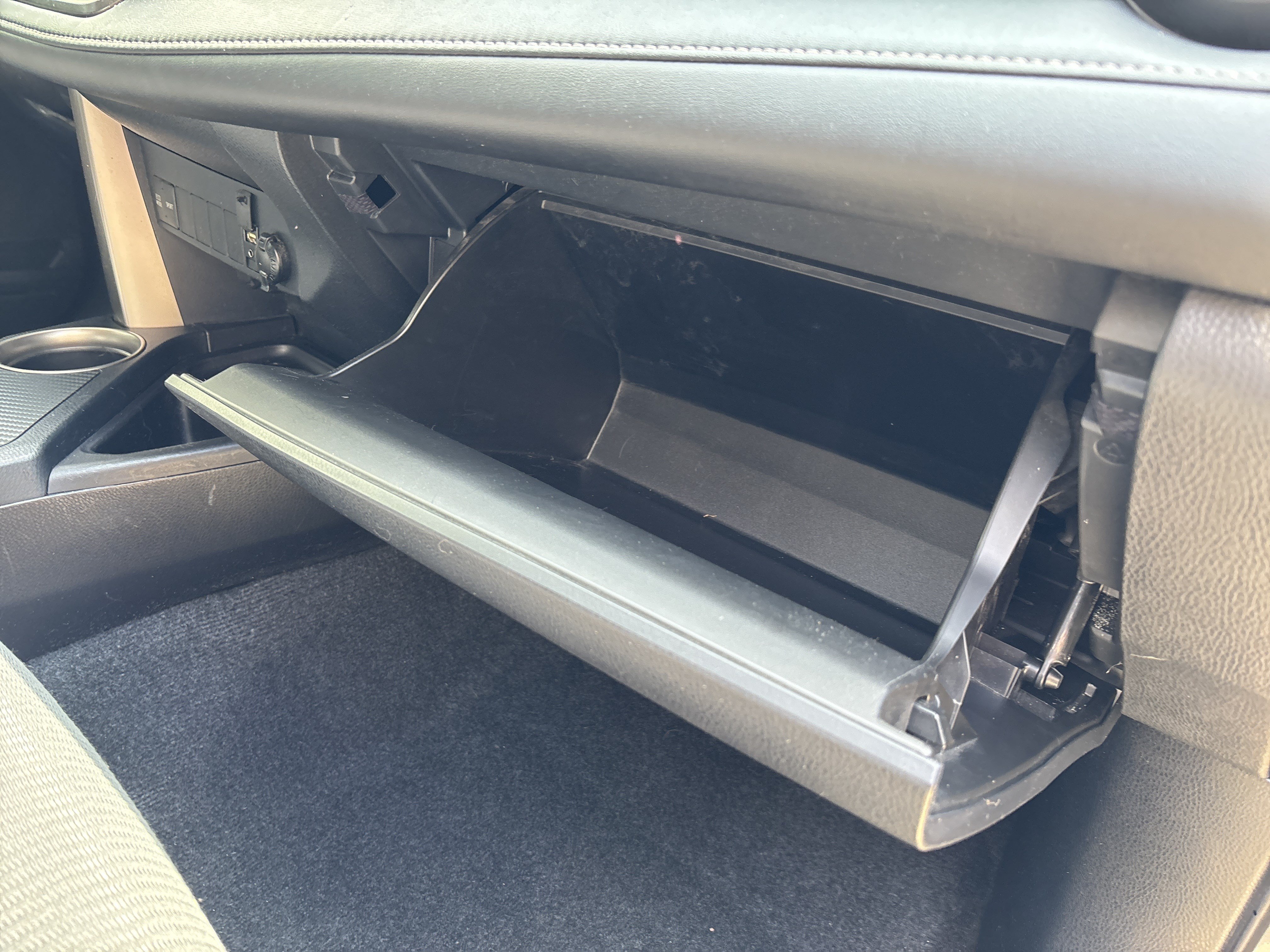 Used 2015 Toyota RAV4 XLE FWD image 27