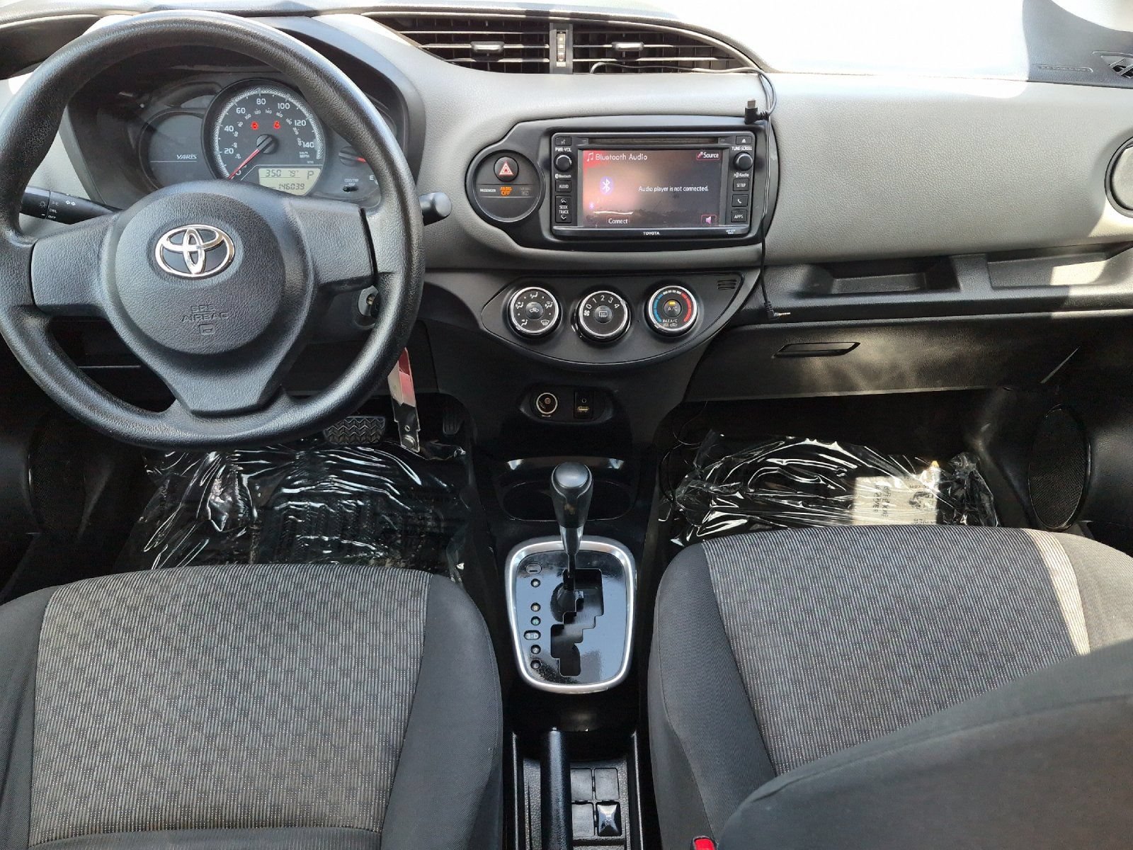 Used 2015 Toyota Yaris L FWD image 12