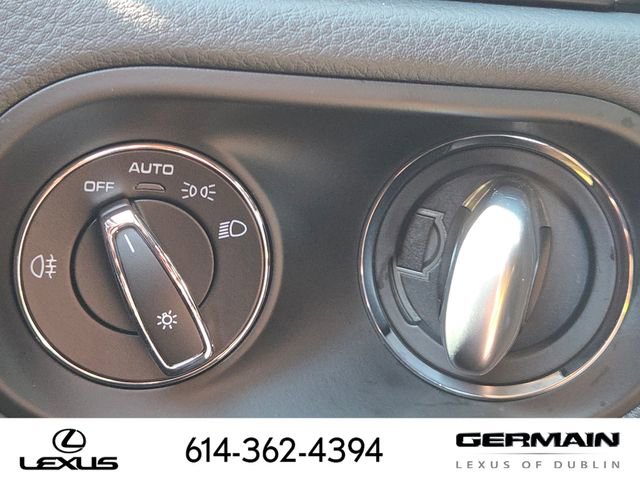Used 2024 Porsche Macan AWD/4WD image 24