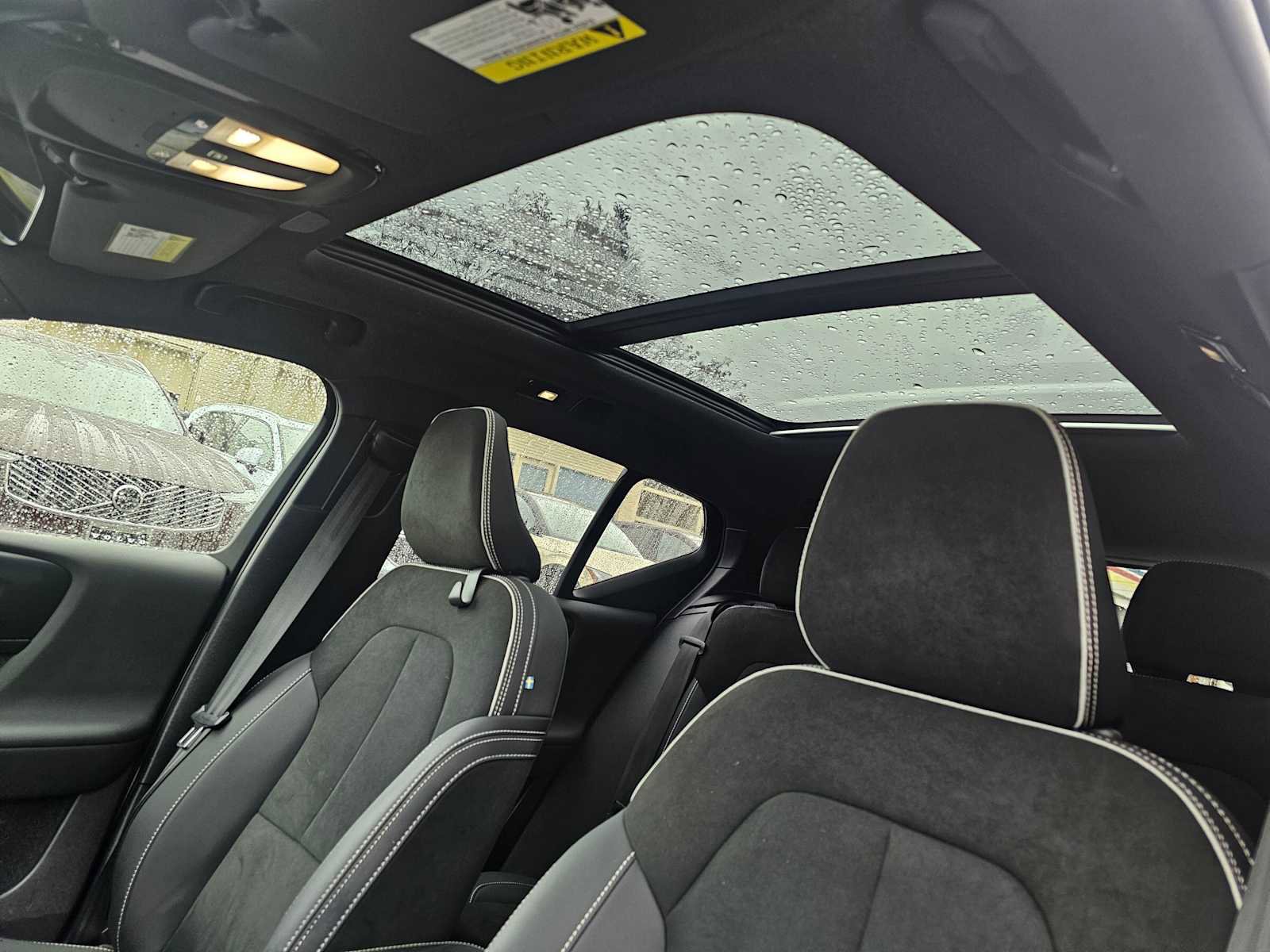 Certified 2023 Volvo XC40 Recharge Plus image 25