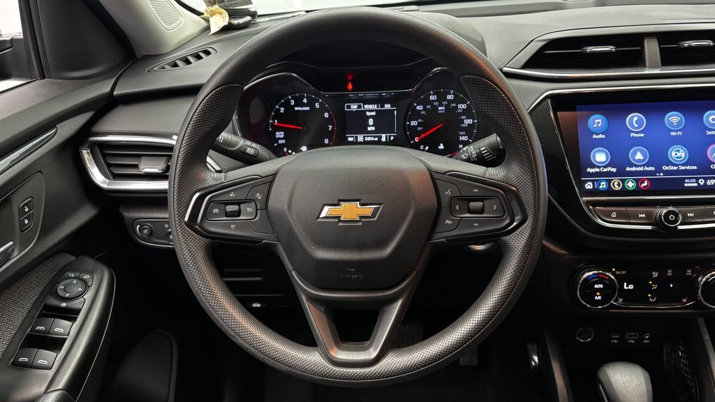 Used 2023 Chevrolet TrailBlazer LT AWD/4WD image 24