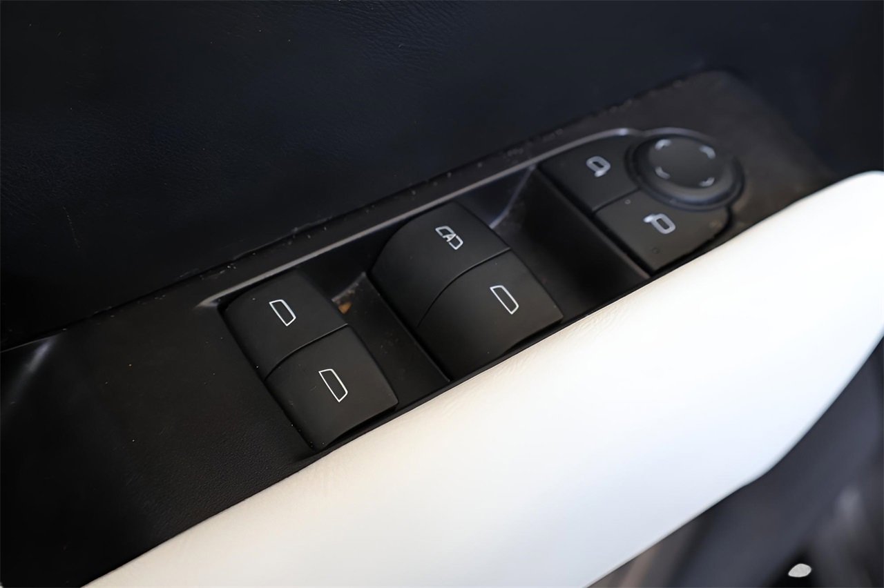 Used 2024 GMC Canyon AT4X image 12