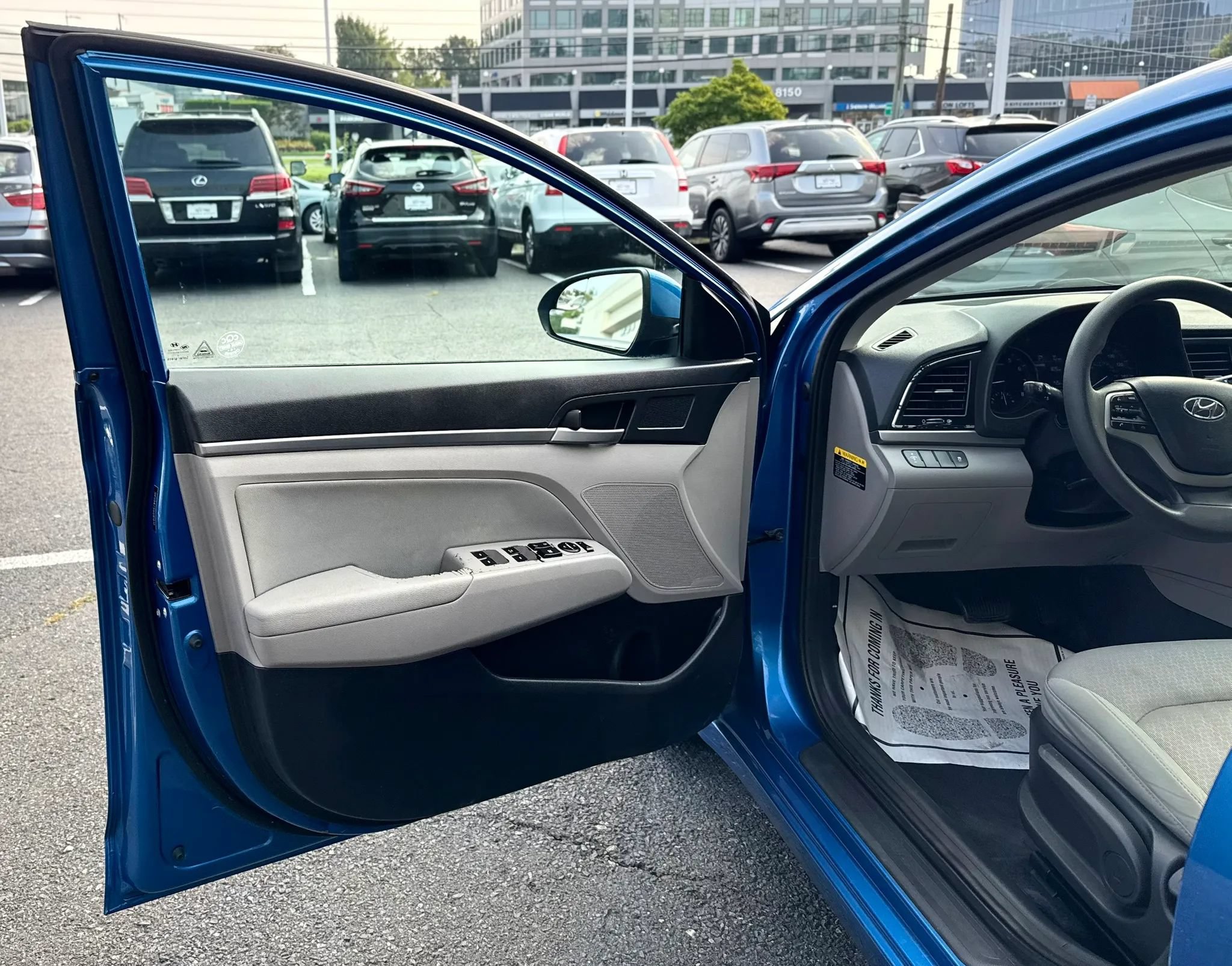 Used 2017 Hyundai Elantra SE FWD image 8
