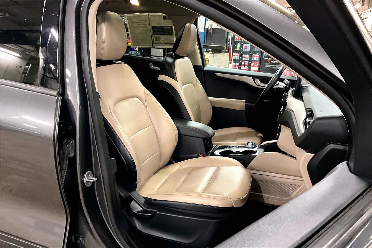 Used 2020 Ford Escape SEL image 8