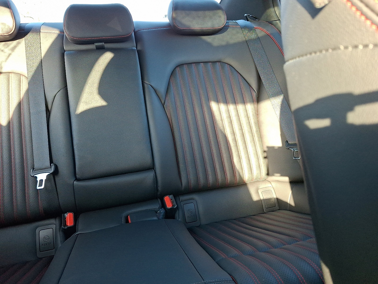 Certified 2025 Genesis G70 2.5T w/ Sport Prestige Package image 20